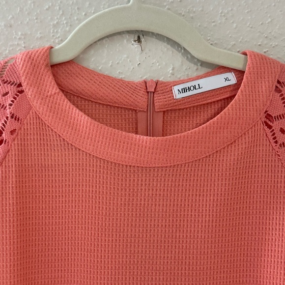 Miholl crochet lace blouse XL In A Pretty Peach Color. Preowned crew neck - Picture 10 of 11